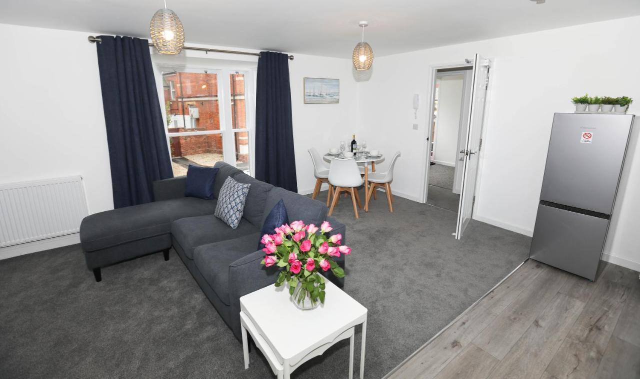 Exmouth - Apartment 2, Strand House - Modern 2 Bedroom Apartment, Perfect Location For Access To Beach & Town Centre - Sleeps 4 Guests - Hosted By Rentmyhouse מראה חיצוני תמונה