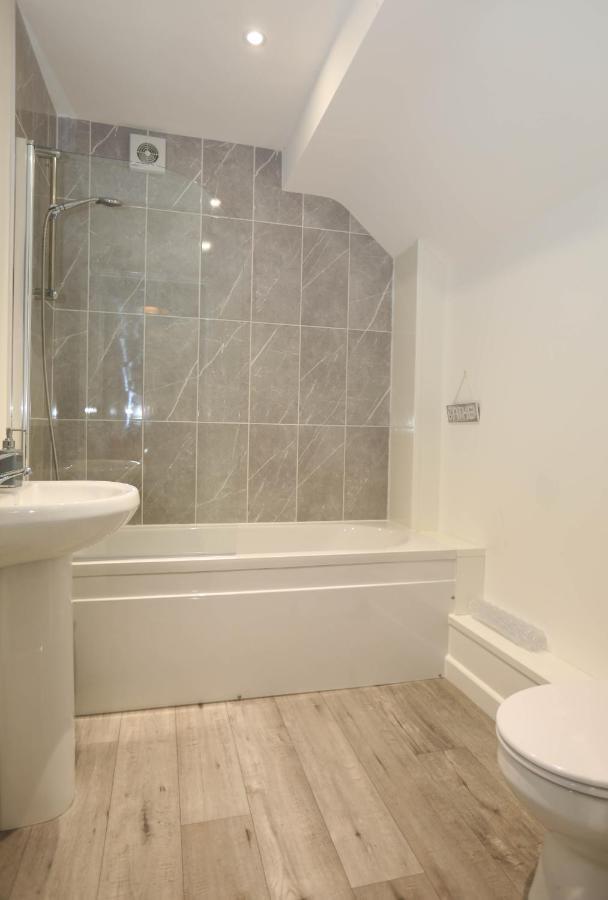 Exmouth - Apartment 2, Strand House - Modern 2 Bedroom Apartment, Perfect Location For Access To Beach & Town Centre - Sleeps 4 Guests - Hosted By Rentmyhouse מראה חיצוני תמונה
